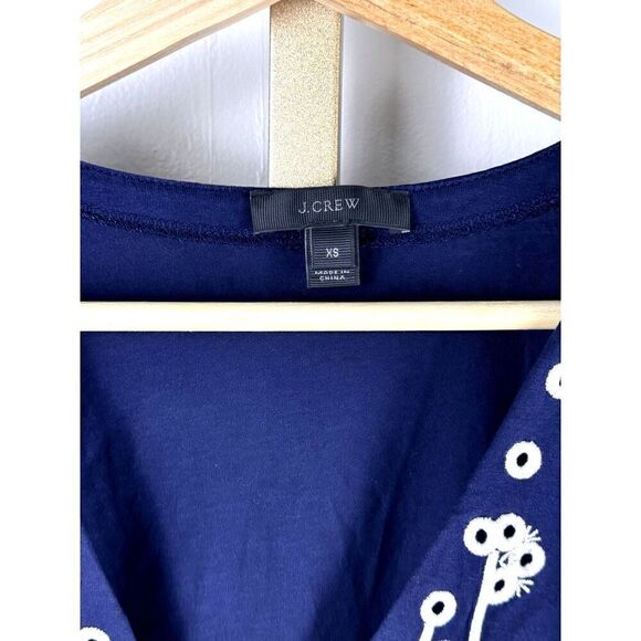 J. Crew Navy Blue Shirt with White Eyelet Embellishment Sz XS EUC // preppy // - Picture 8 of 9